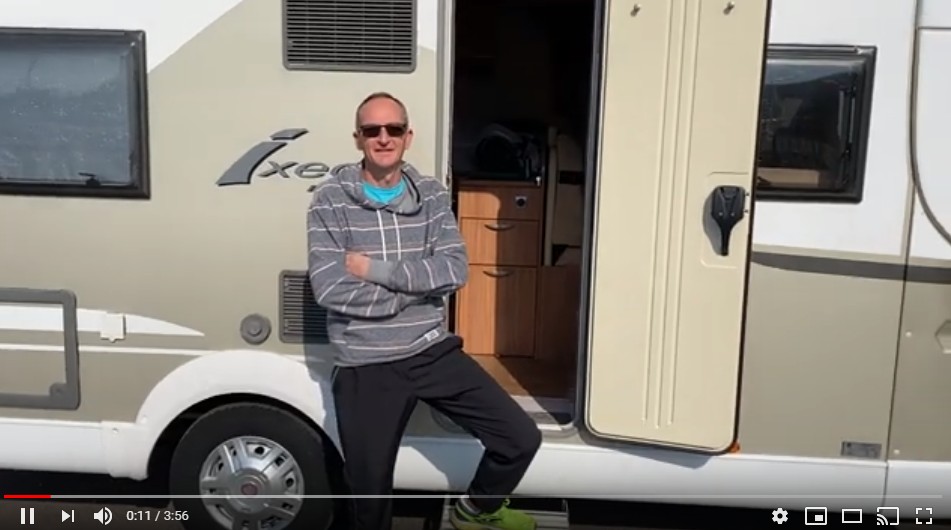 Confiné dans son camping-car devant notre concession